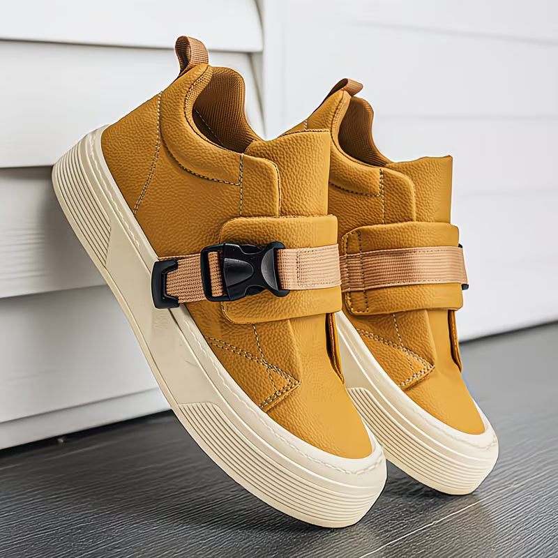 Vantage Low-Top Sneaker