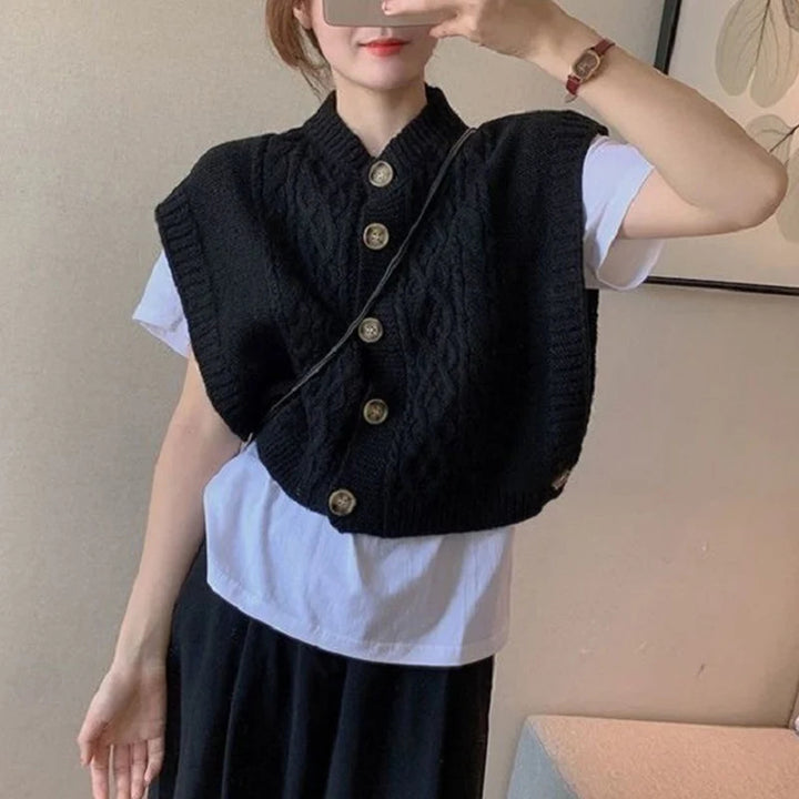 Arlo & Oak Cable-Knit Cropped Vest