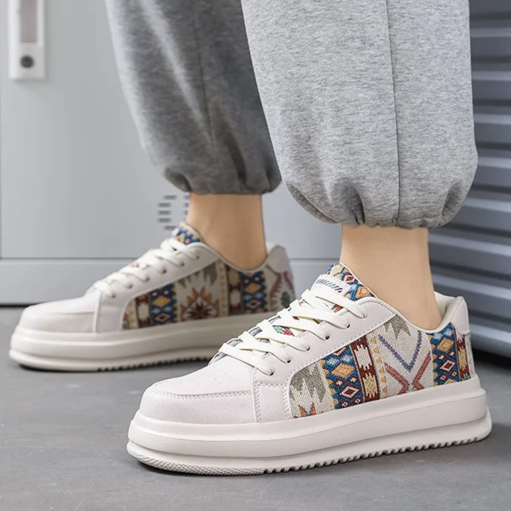 Nomad Low-Top Sneaker