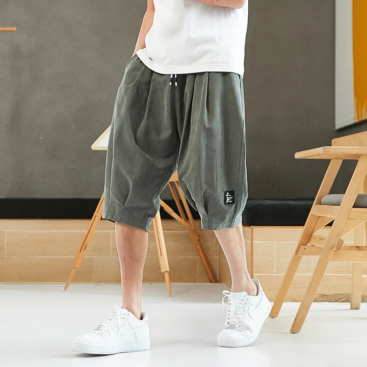 Kuro Drop-Cut Short