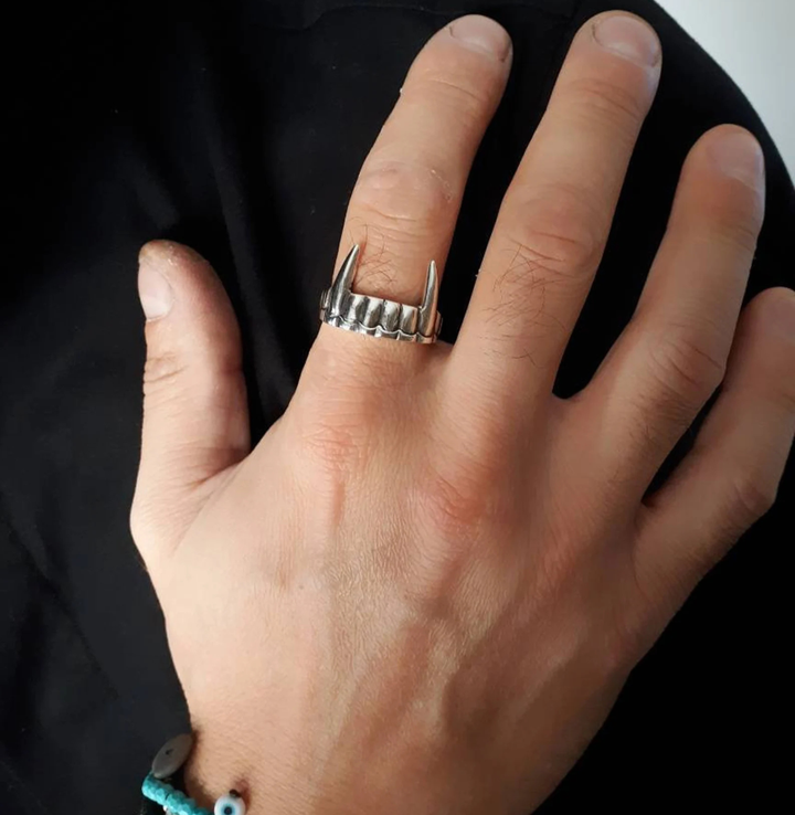 Vampire Fang Ring