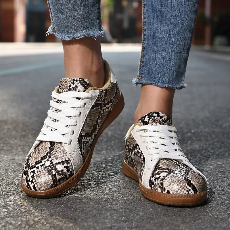 Venom Low-Top Sneaker