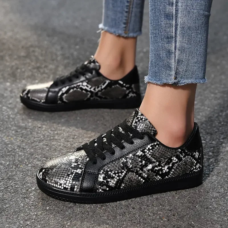 Venom Low-Top Sneaker