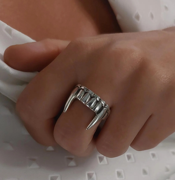 Vampire Fang Ring