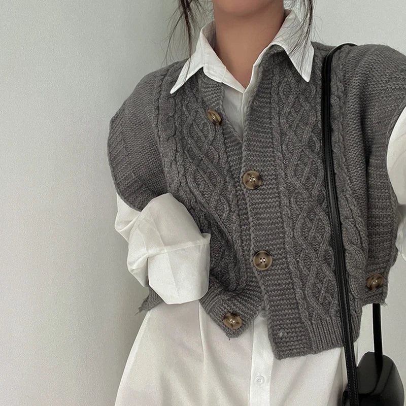 Arlo & Oak Cable-Knit Cropped Vest