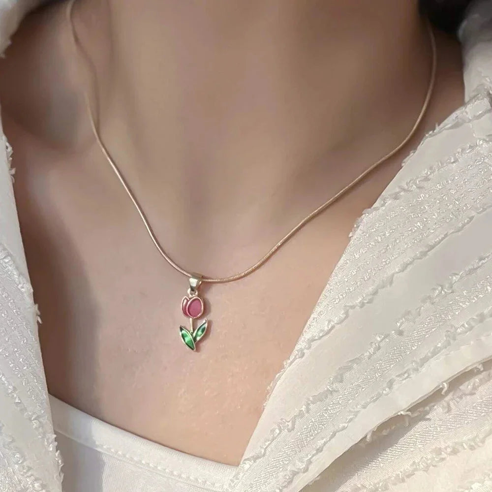 Lily Tulip Necklace