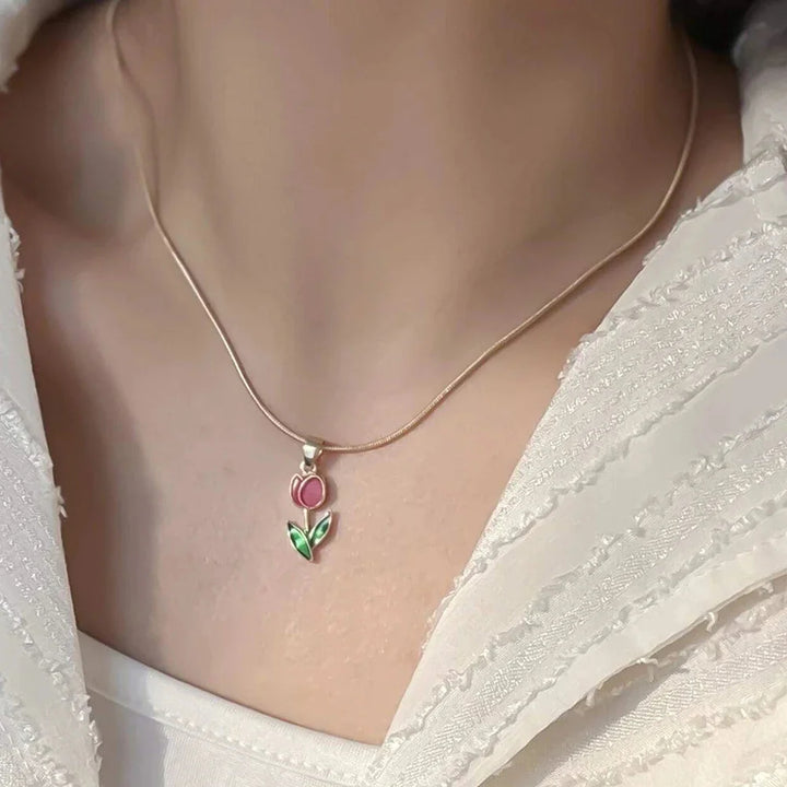 Lily Tulip Necklace