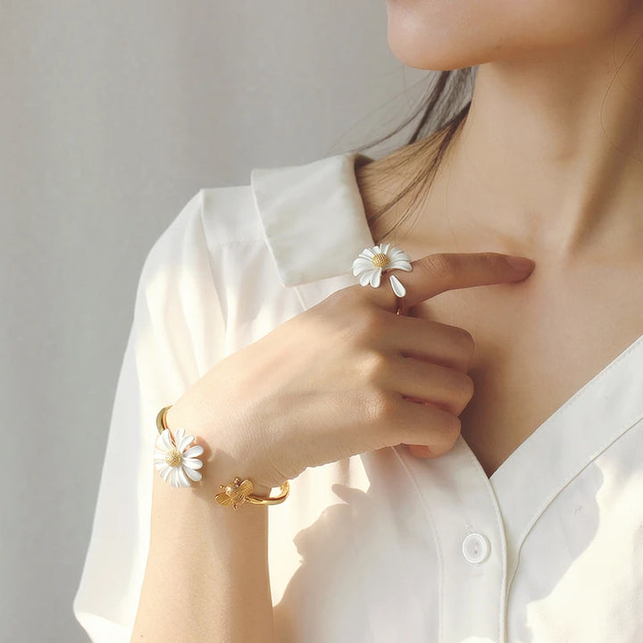 Daisy Adjustable Ring