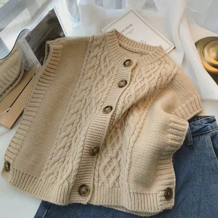 Arlo & Oak Cable-Knit Cropped Vest