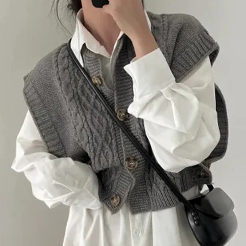 Arlo & Oak Cable-Knit Cropped Vest