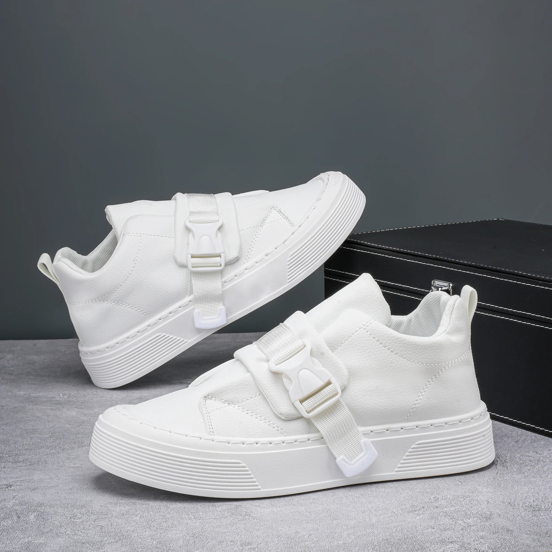 Vantage Low-Top Sneaker