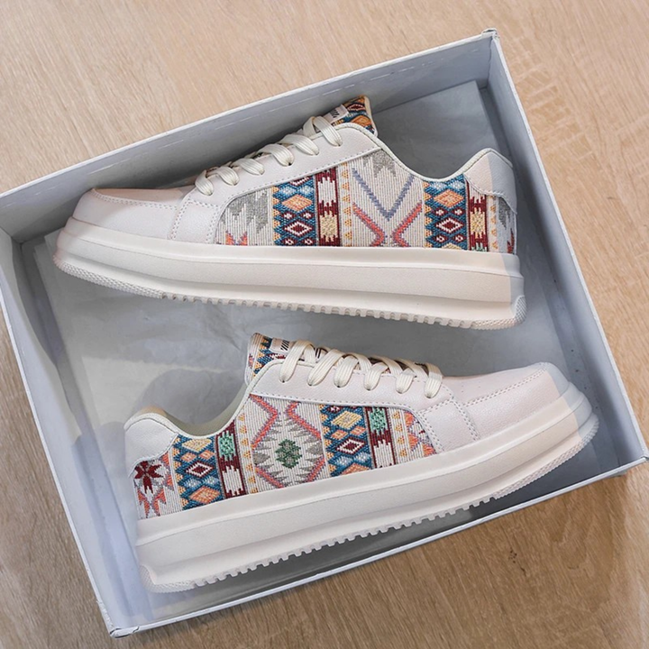 Nomad Low-Top Sneaker