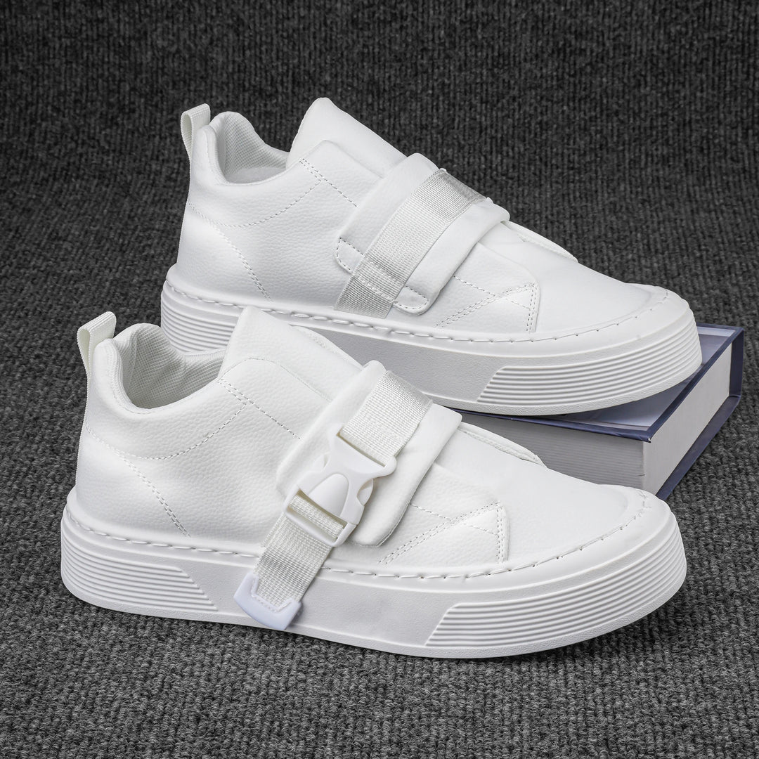 Vantage Low-Top Sneaker
