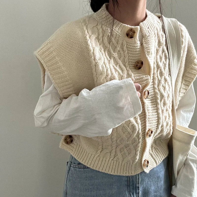 Arlo & Oak Cable-Knit Cropped Vest