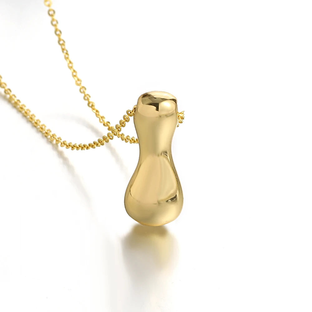 Monogramme Elegant Pendant Necklace