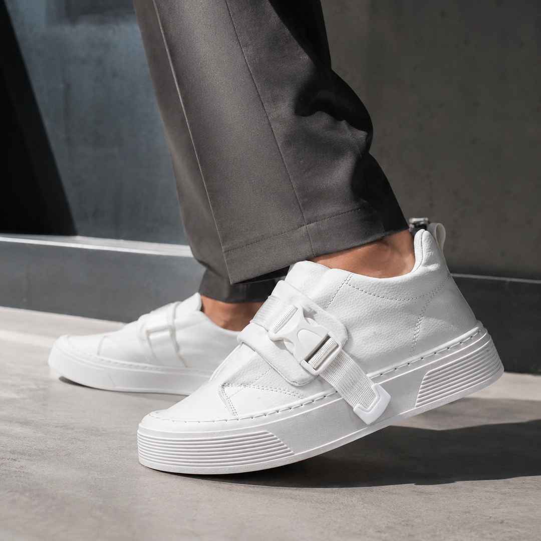 Vantage Low-Top Sneaker