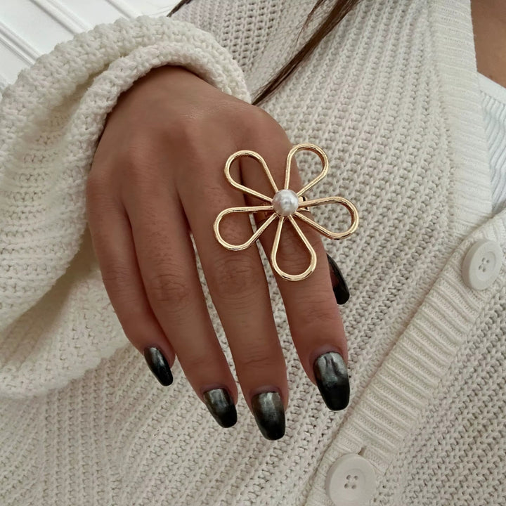 Anastasia Vine Pearl Ring