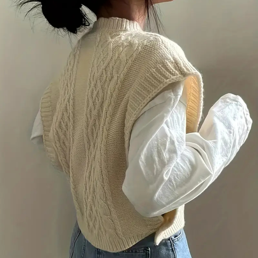 Arlo & Oak Cable-Knit Cropped Vest