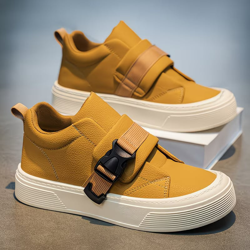Vantage Low-Top Sneaker