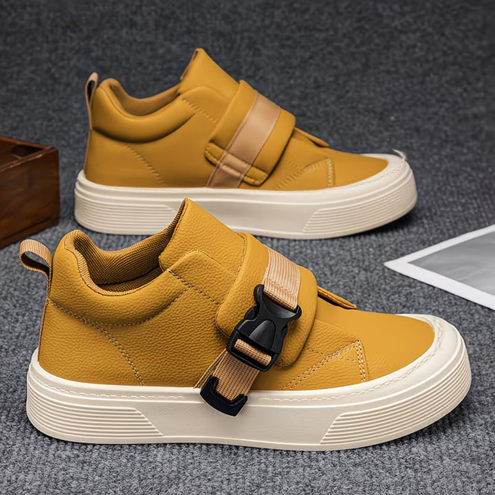 Vantage Low-Top Sneaker