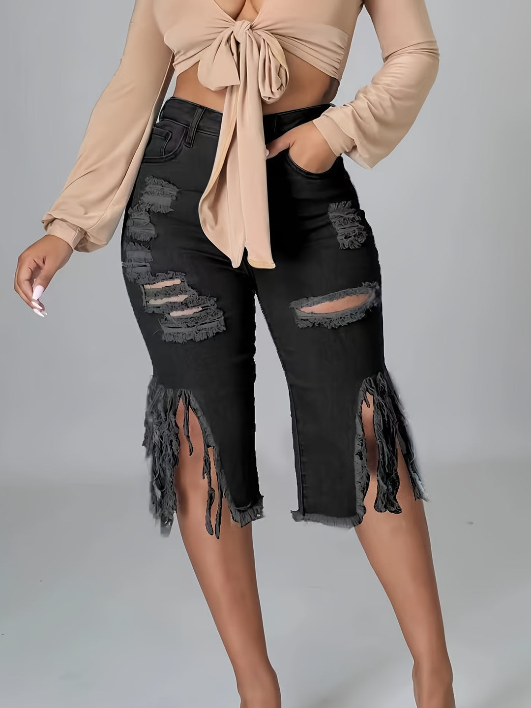 Rebelle Distressed Bermuda Short