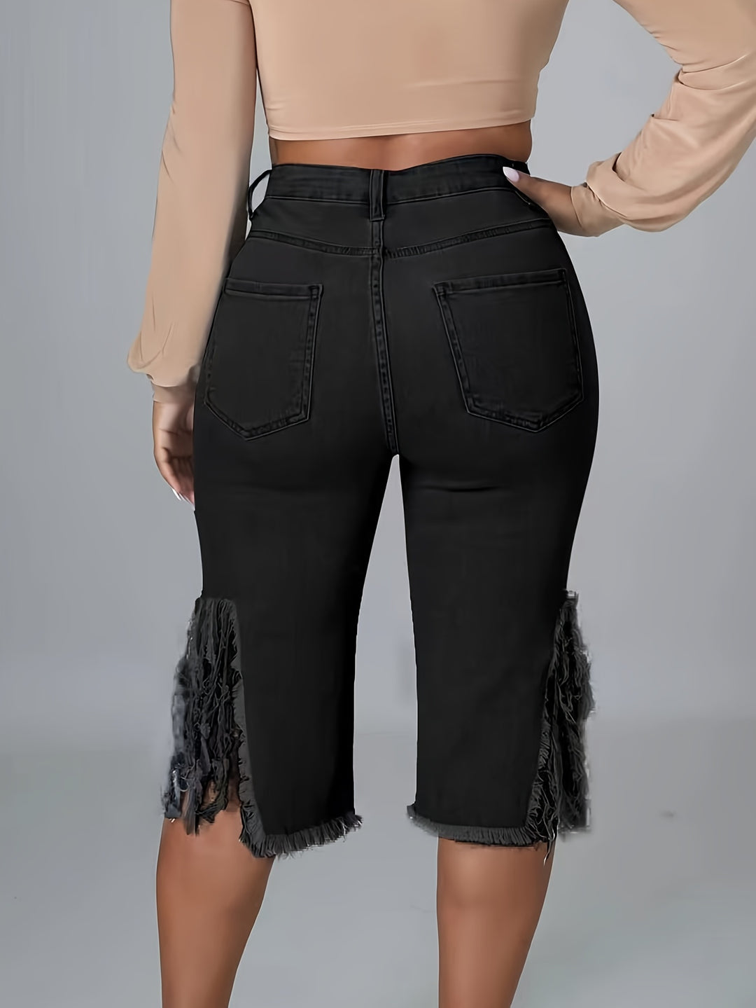 Rebelle Distressed Bermuda Short