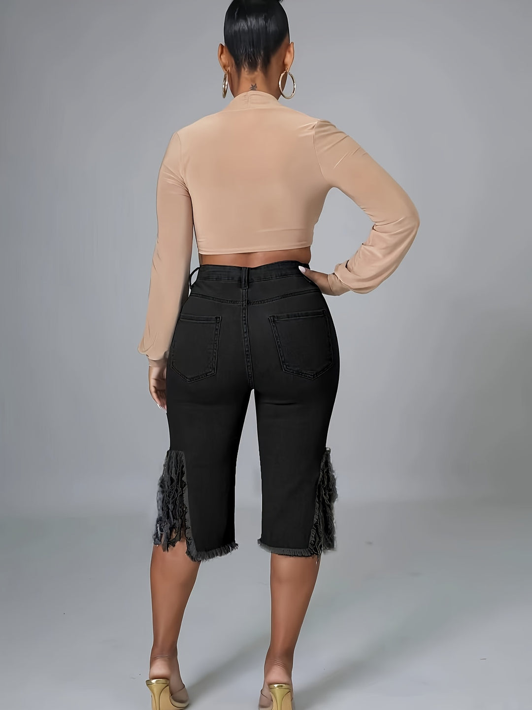 Rebelle Distressed Bermuda Short